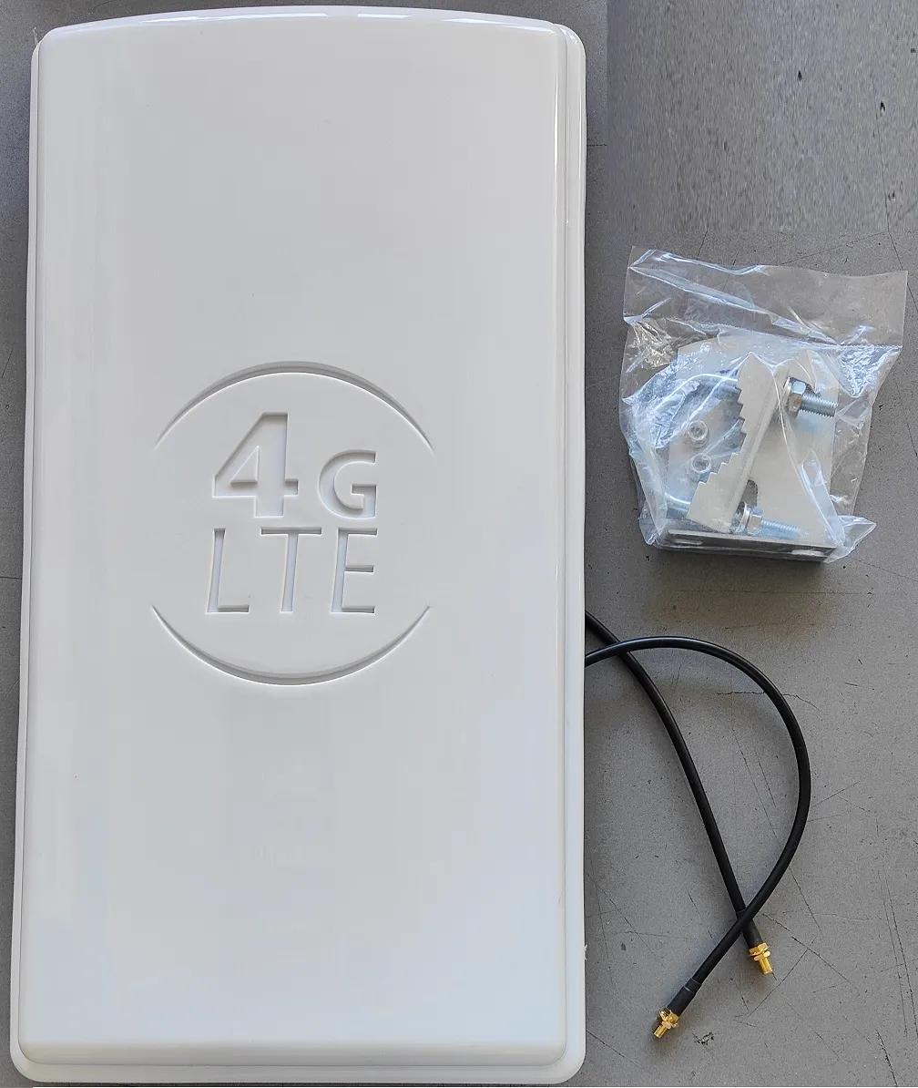 Антена 4G/LTE MIMO Sirio (790–960 / 1700–2700 МГц), 2 × SMA-female
