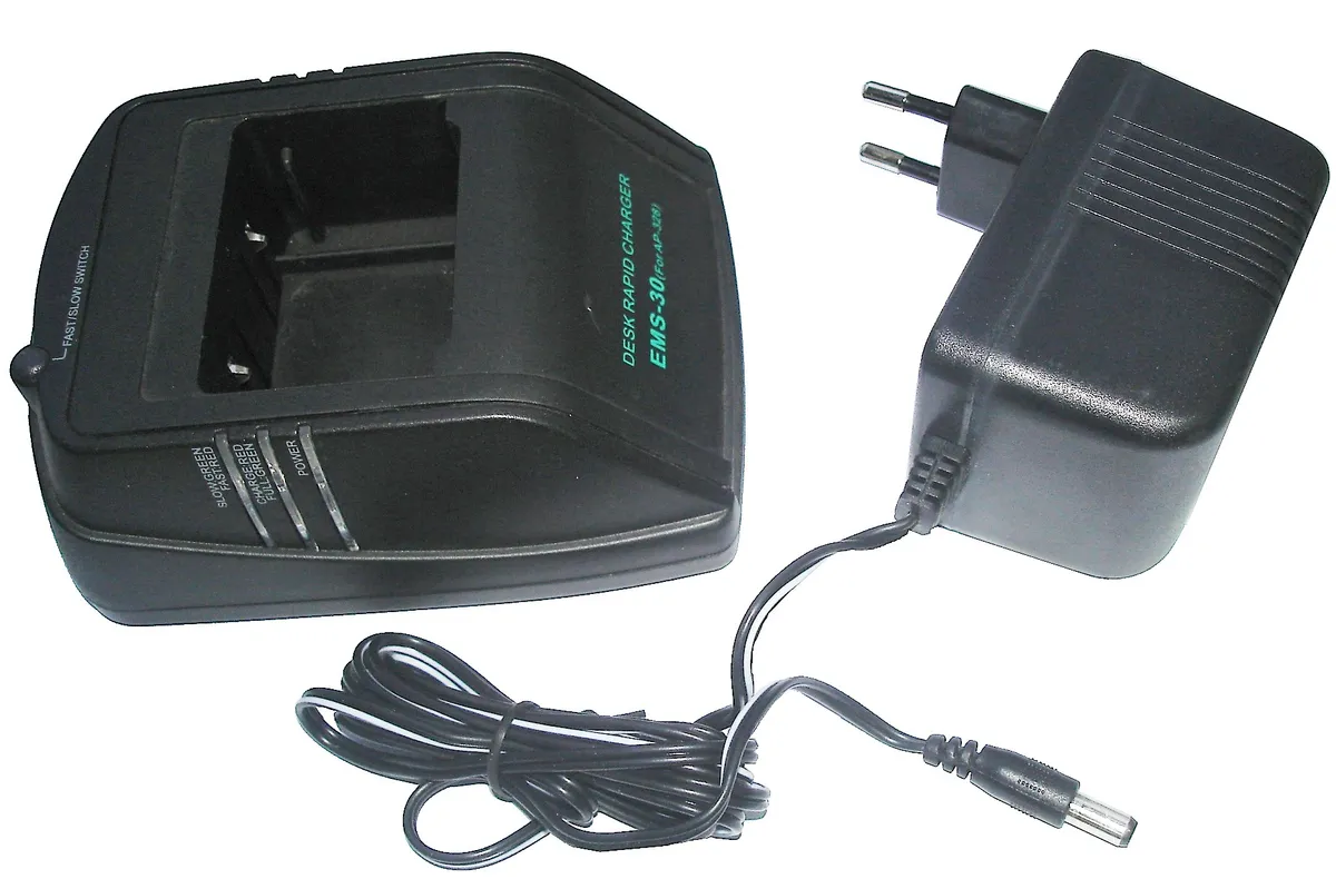 Зарядний пристрій EMC-30GP для Motorola GP340/GP360/GP380 (аналог MDHTN3001)